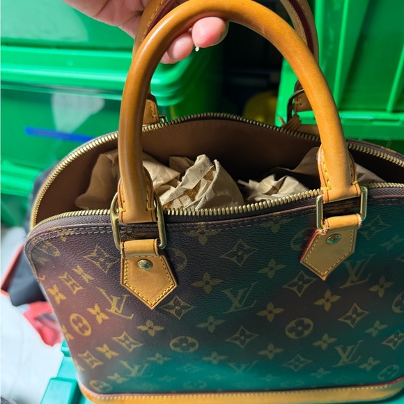 Louis Vuitton Alma PM Monogram | Authentic LV Satchel | Classic Handbag - Picture 13 of 17